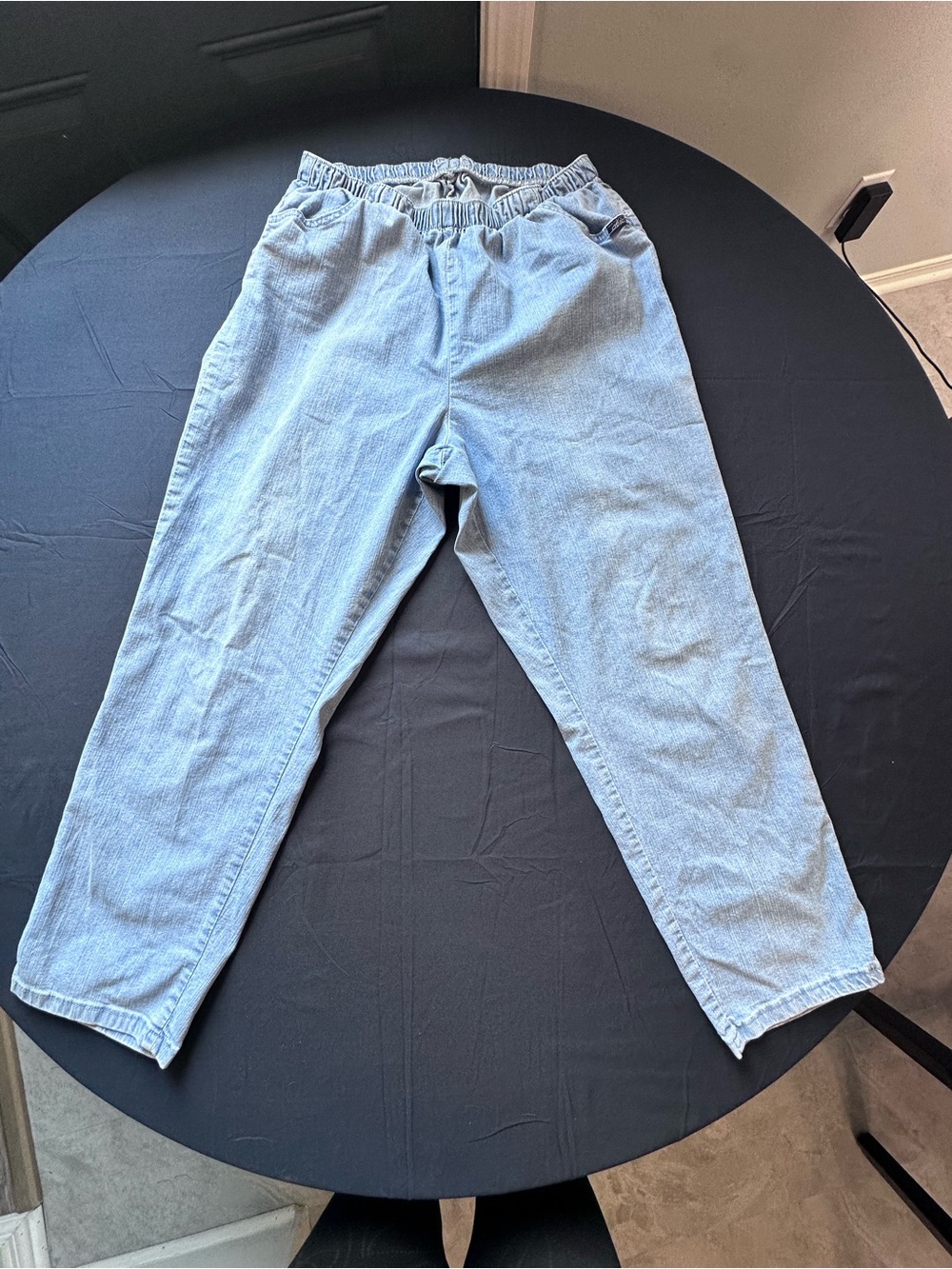 chic Light Blue High-Rise Jeans